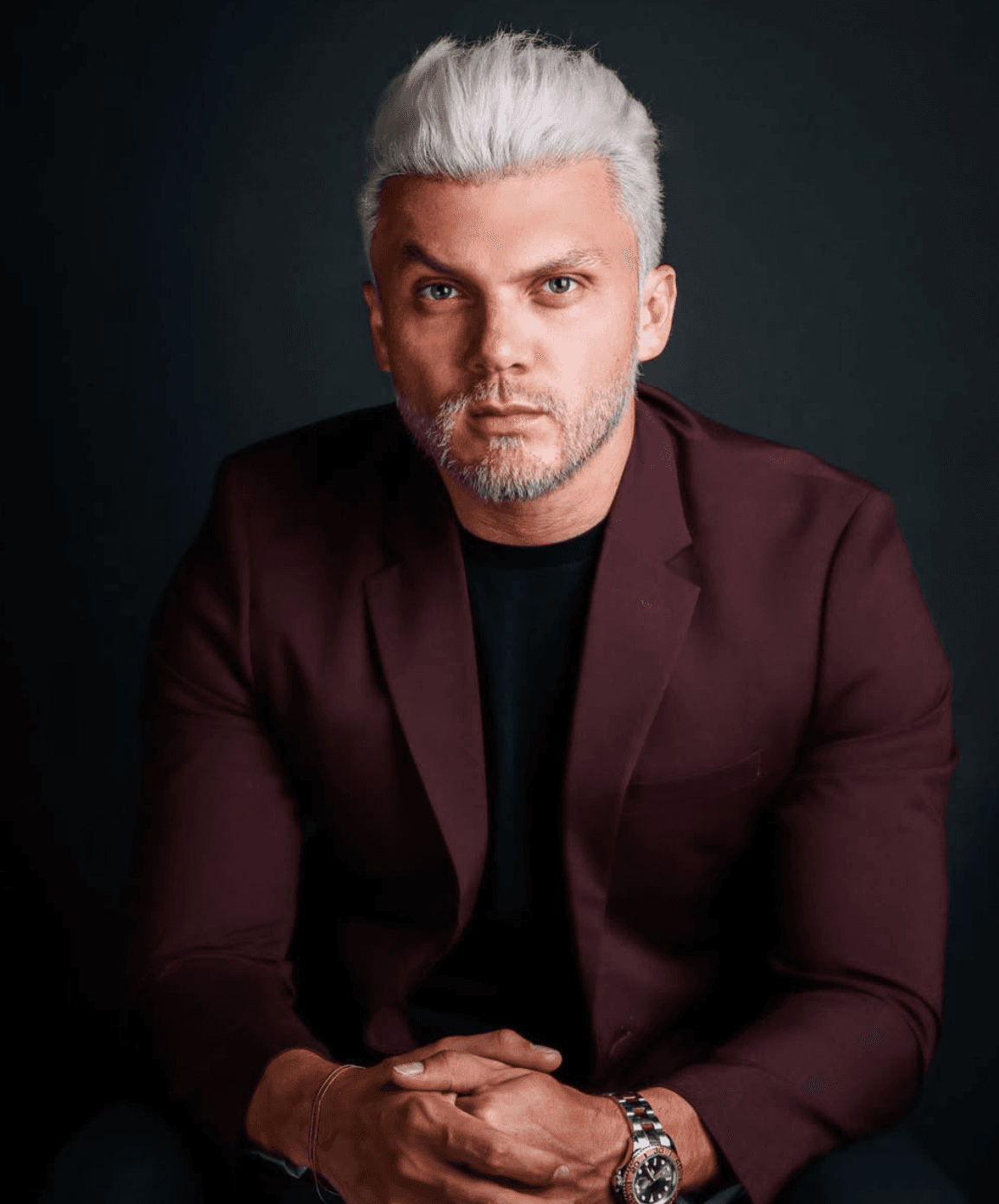 Dr. Jhonatan Valencia